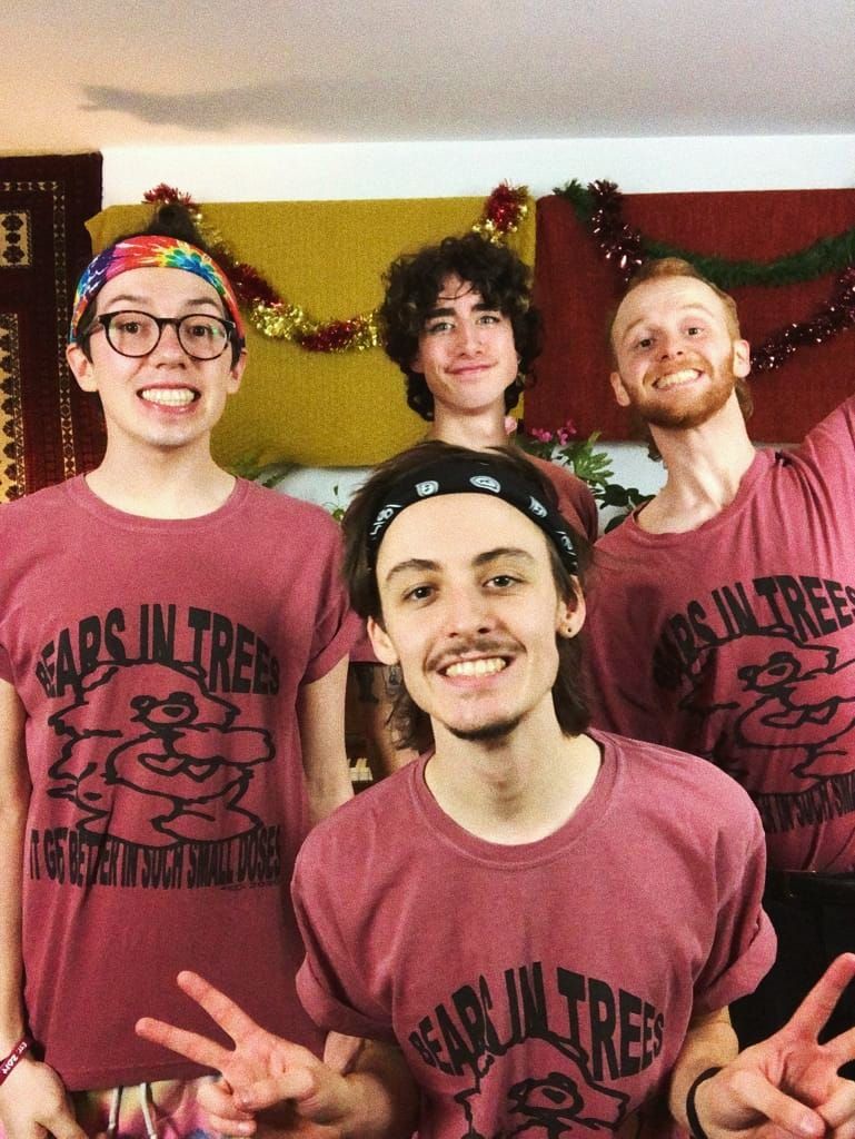 BEARS IN TREES TEE