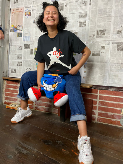 MOM JEANS. JUMPMAN TEE