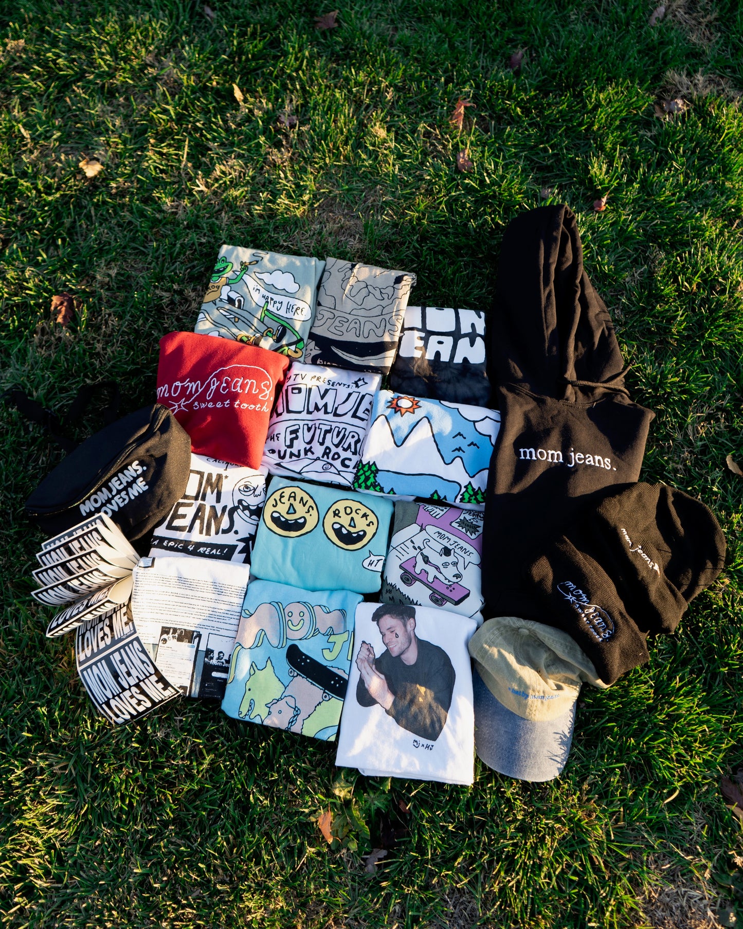 MOM JEANS MYSTERY BOX