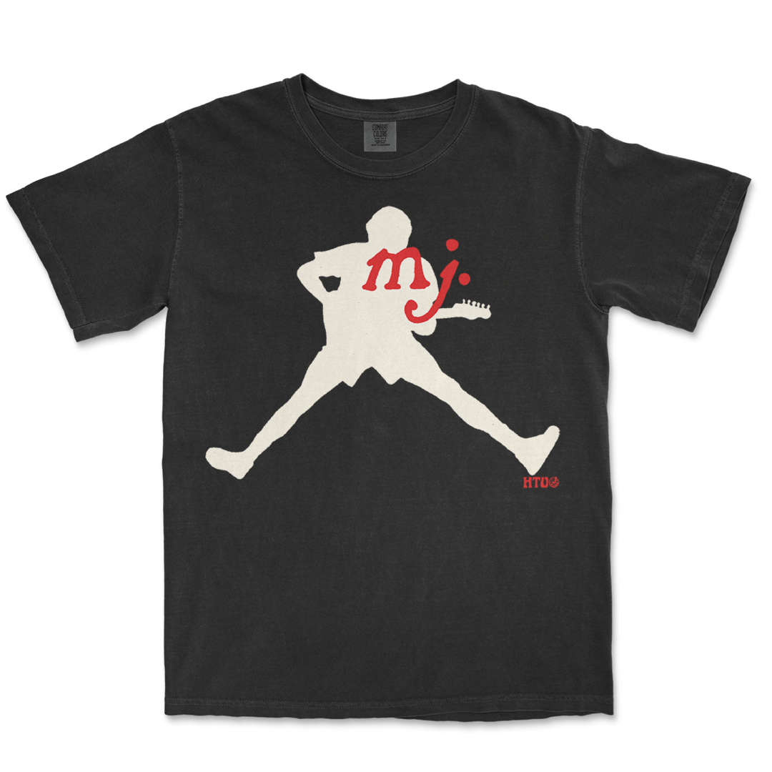 MOM JEANS. JUMPMAN TEE