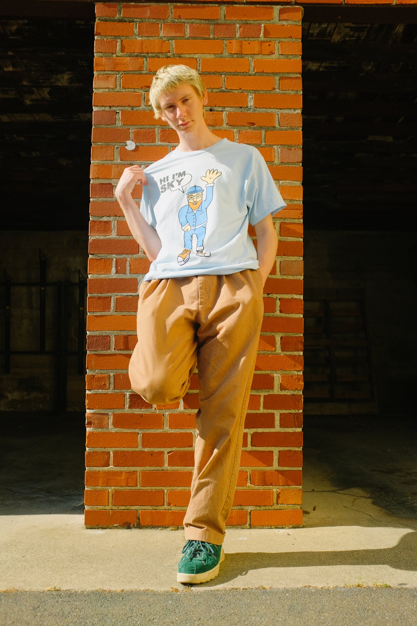 HI I'M SKY TEE